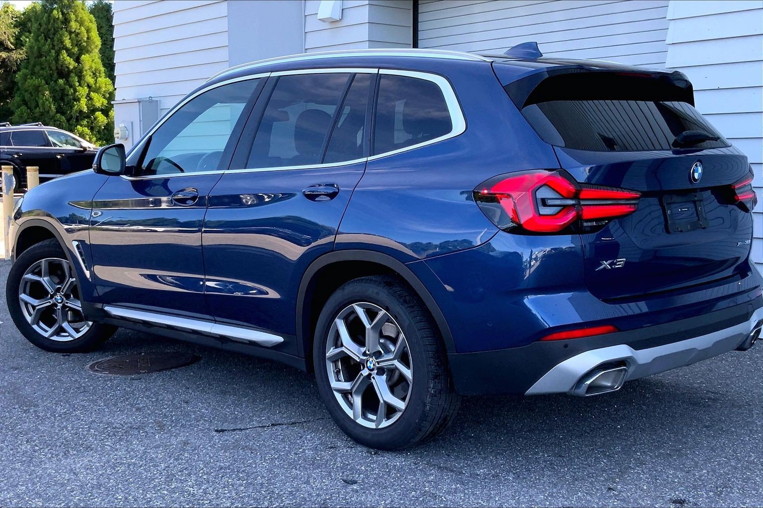Used 2024 BMW X3 xDrive30i w/ Convenience Package AWD/4WD image 3