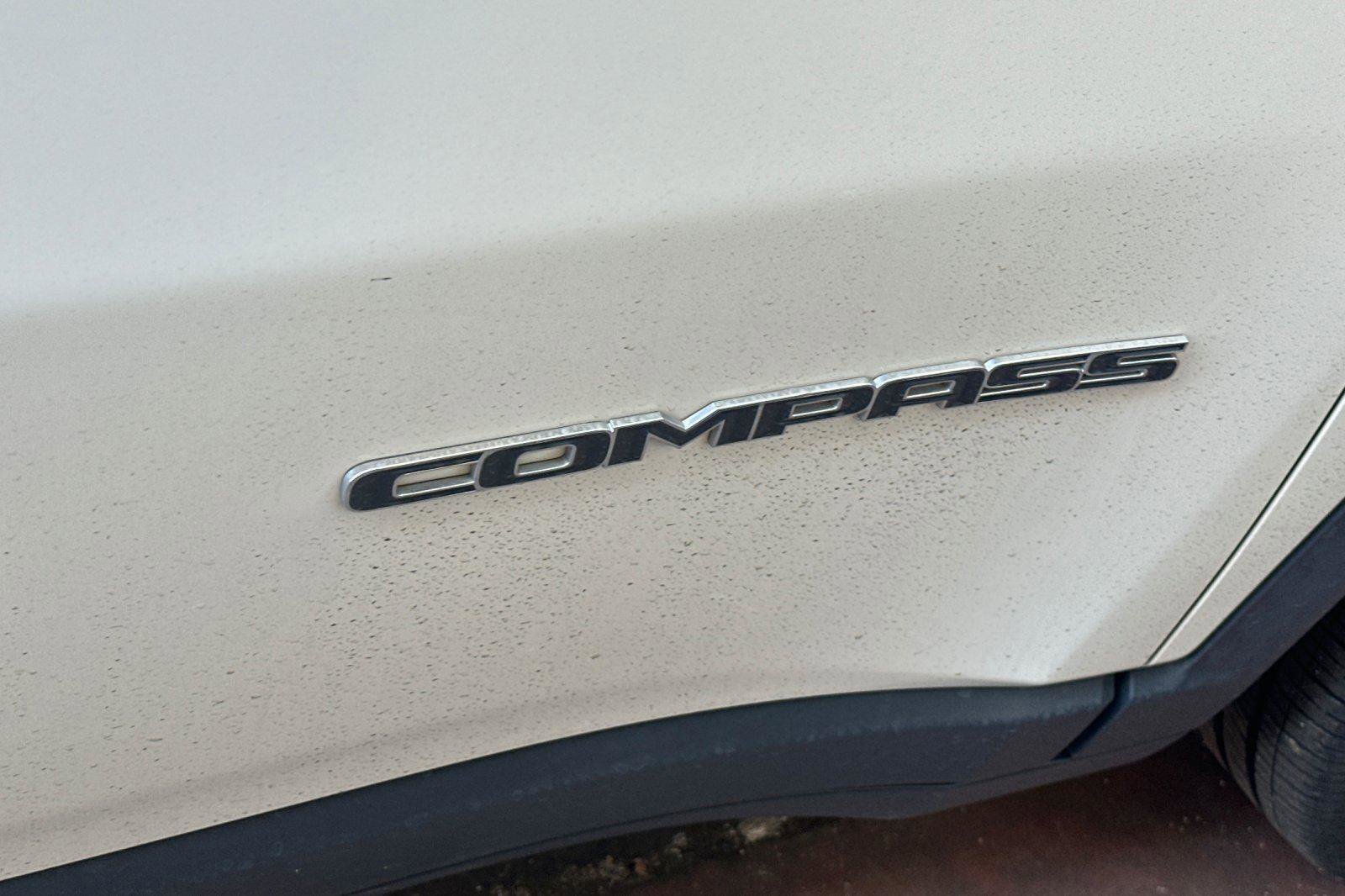 Used 2017 Jeep Compass Latitude w/ Popular Equipment Group image 5