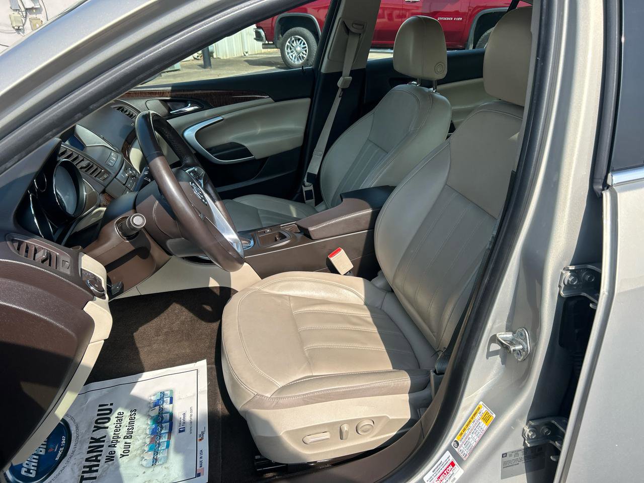 Used 2012 Buick Regal Leather FWD image 10