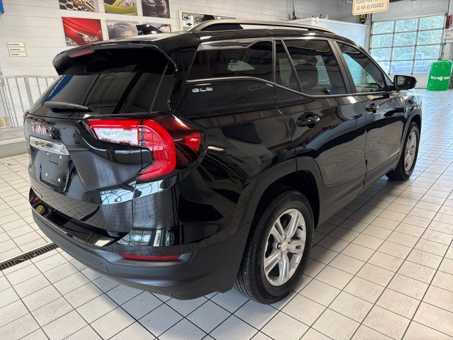 Certified 2024 GMC Terrain SLE w/ Driver Convenience Package image 3