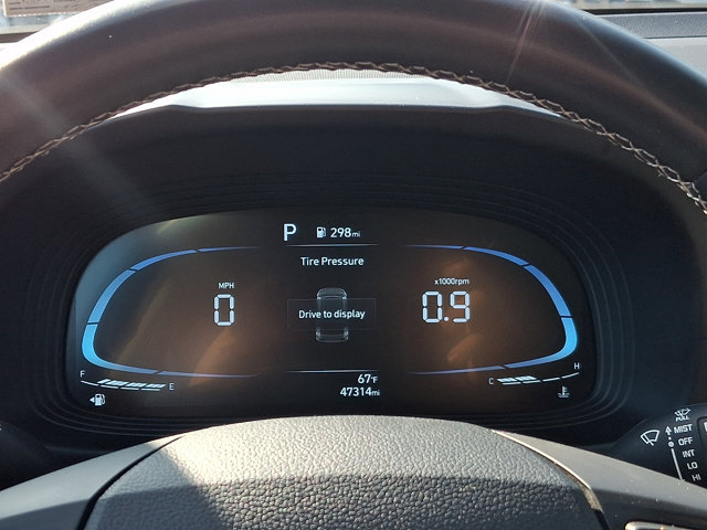 Certified 2025 Hyundai Venue SEL FWD image 20