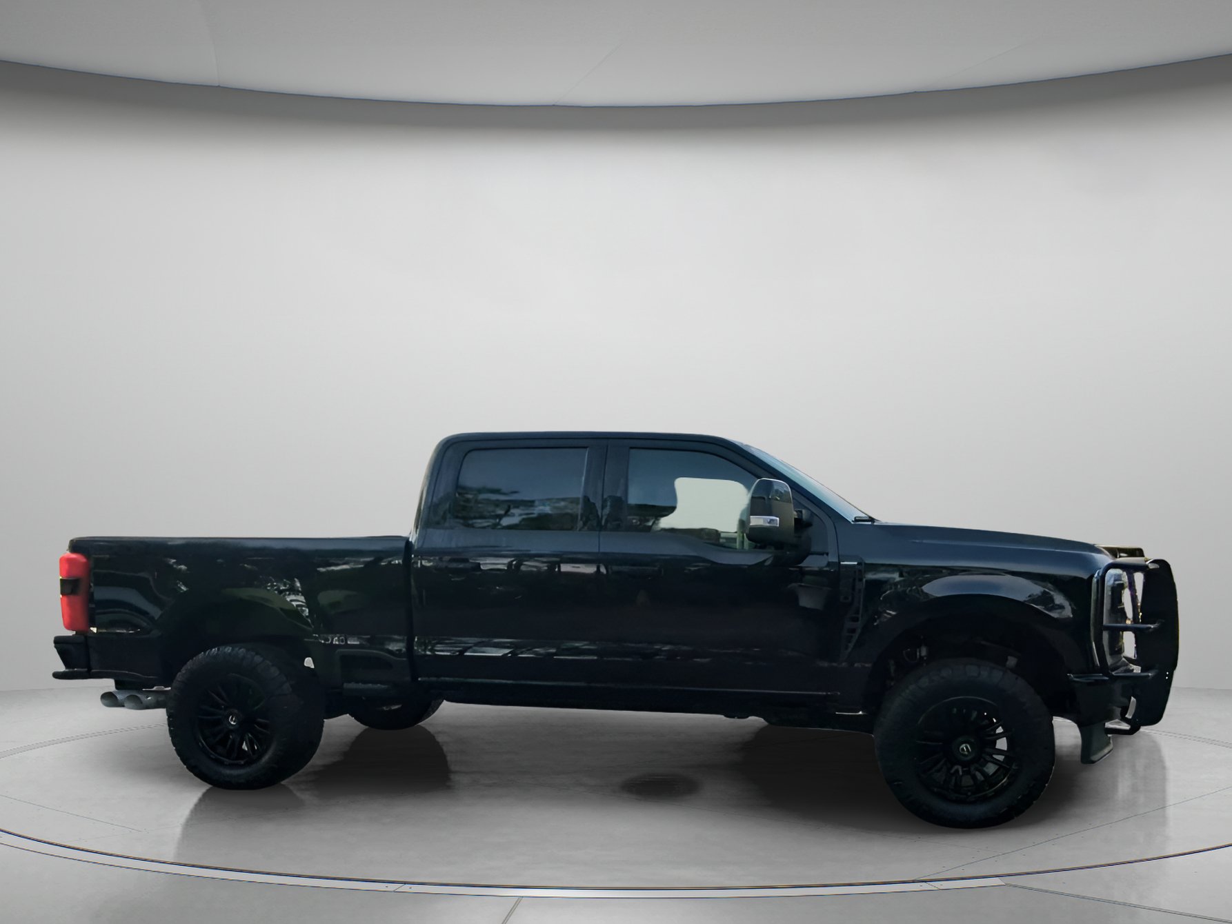 Used 2025 Ford F250 Lariat w/ Black Appearance Package AWD/4WD image 34