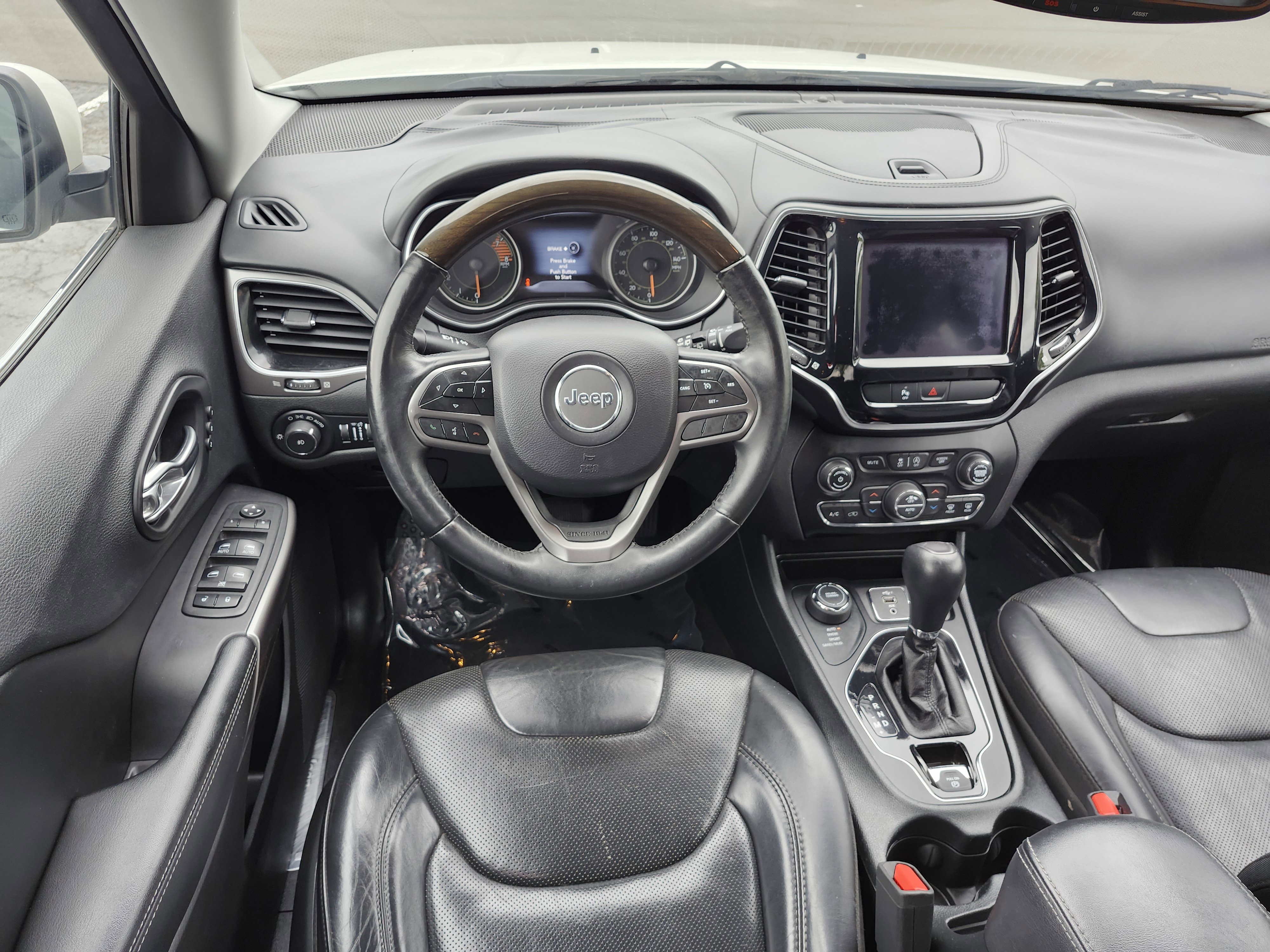 Used 2019 Jeep Cherokee Overland AWD/4WD image 29