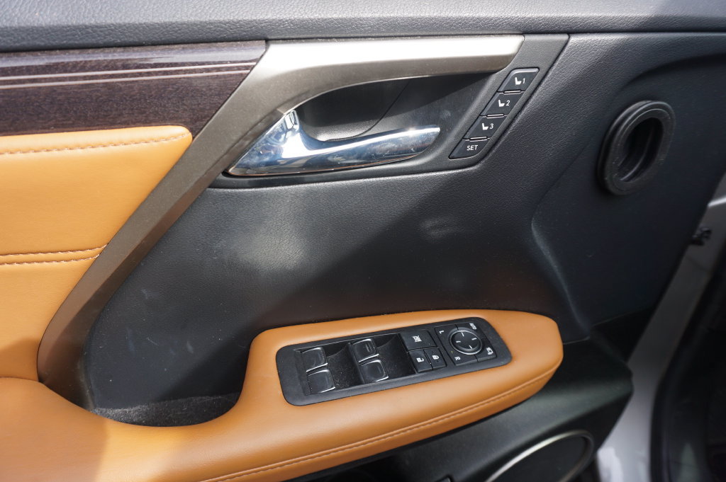 Used 2022 Lexus RX 350 AWD w/ Luxury Package image 4