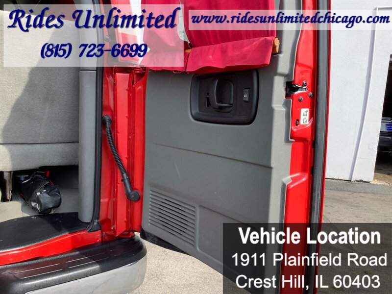 Used 2006 Chevrolet Express 3500 Extended Passenger w/ LT Preferred Equipment Group RWD image 28
