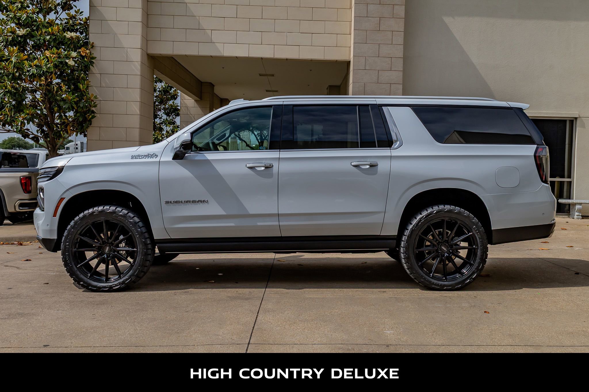 Used 2026 Chevrolet Suburban High Country AWD/4WD image 6