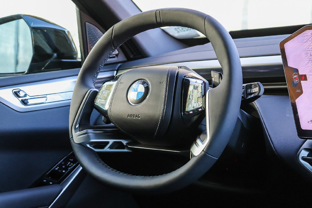 New 2027 BMW X5 xDrive40i w/ M Sport Professional Package AWD/4WD image 15