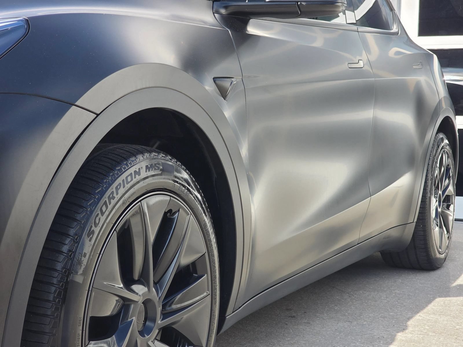 Used 2025 Tesla Model Y Long Range RWD image 34