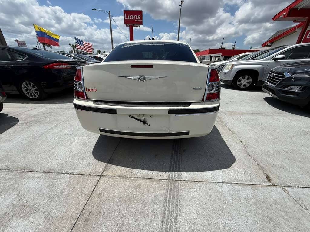 Used 2008 Chrysler 300 LX RWD image 6