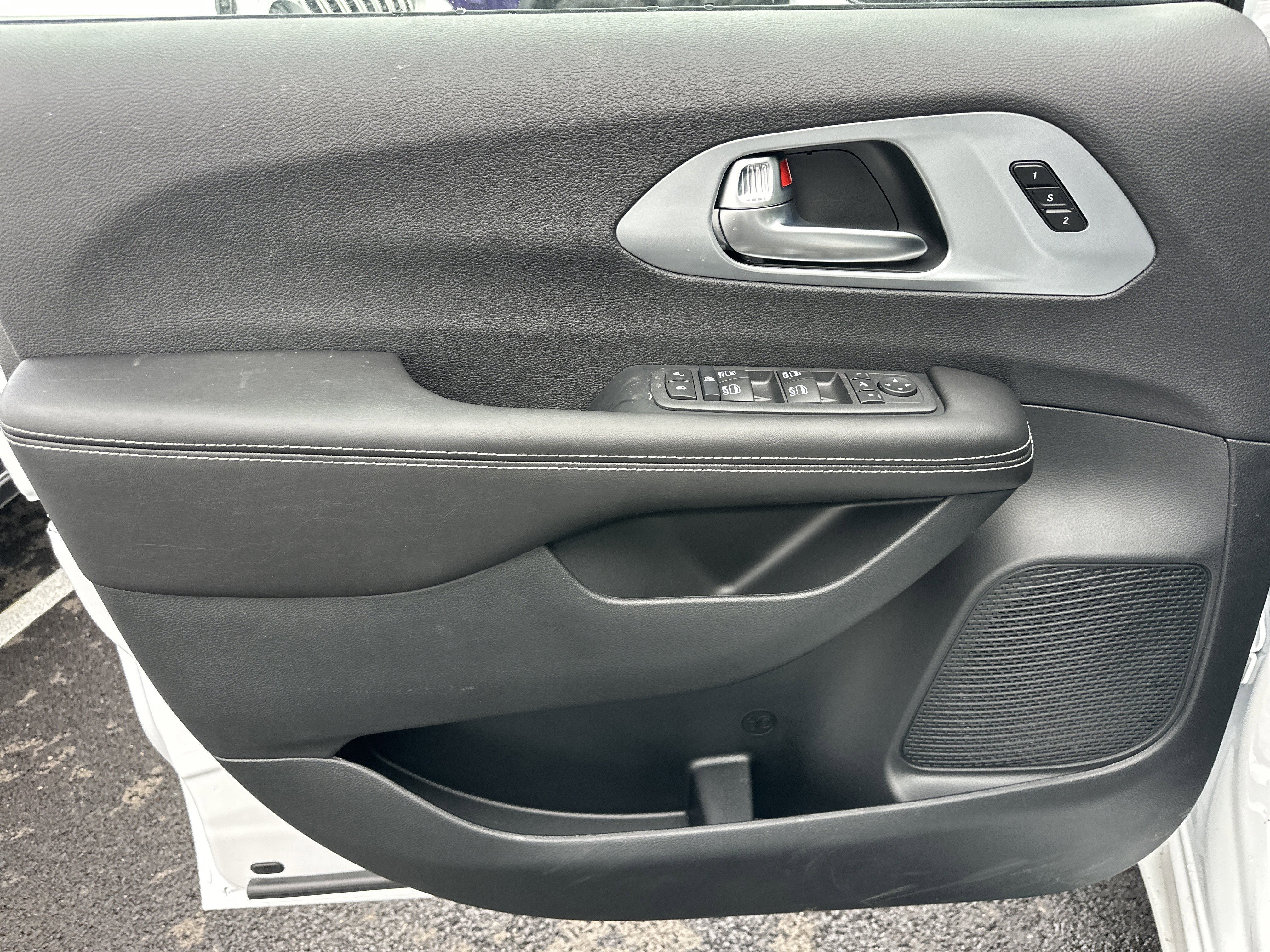 New 2026 Chrysler Pacifica Limited w/ S Appearance Package FWD image 29