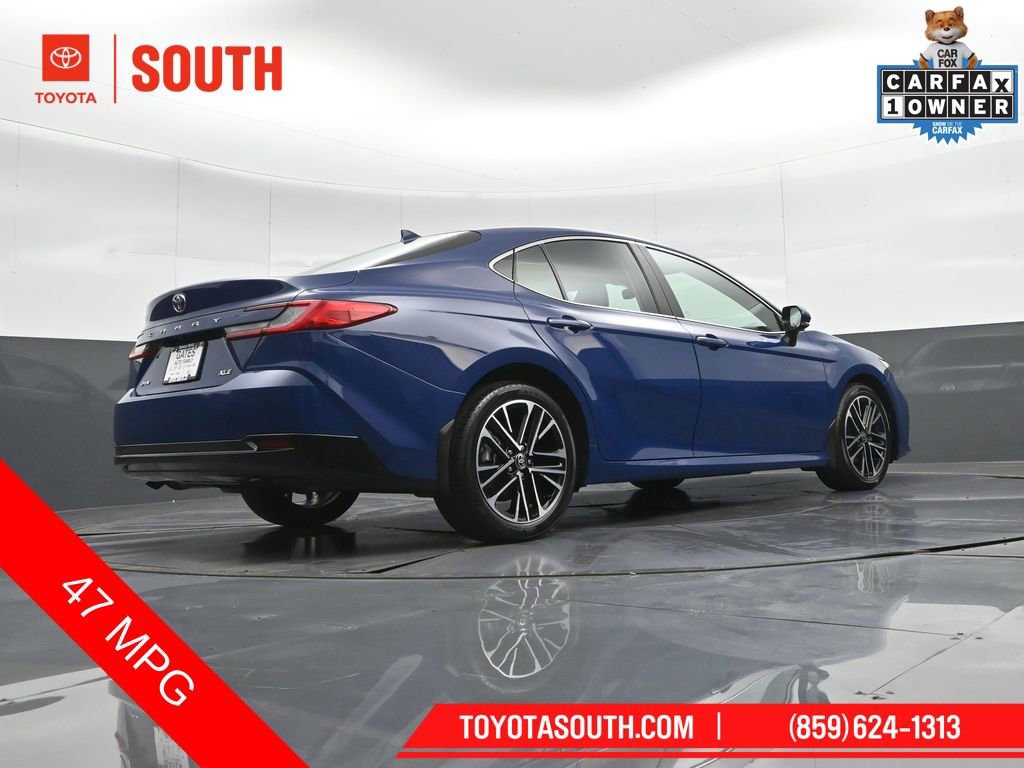 Used 2025 Toyota Camry XLE FWD image 37