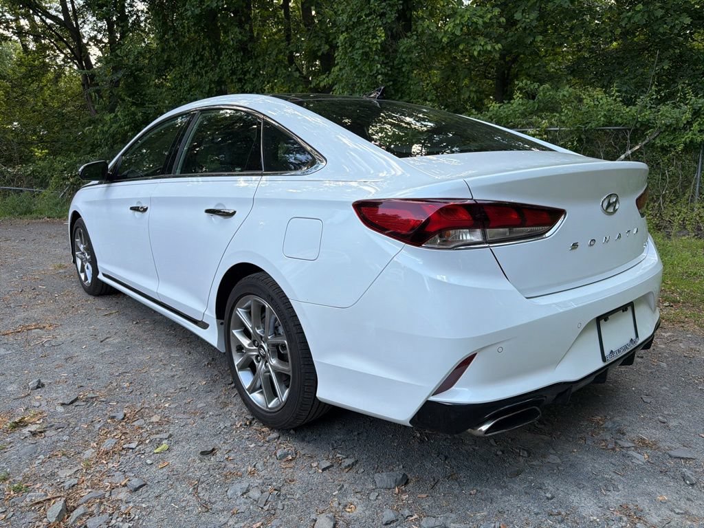 Used 2019 Hyundai Sonata Limited w/ Cargo Package FWD image 4
