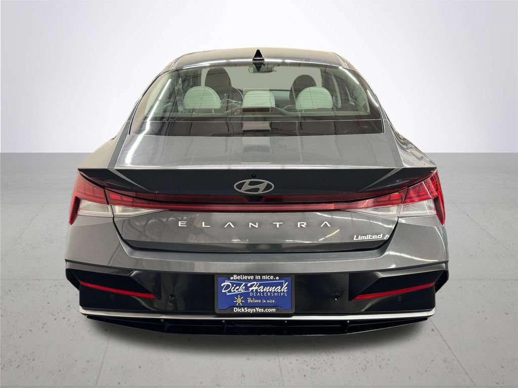 Used 2024 Hyundai Elantra Limited image 5