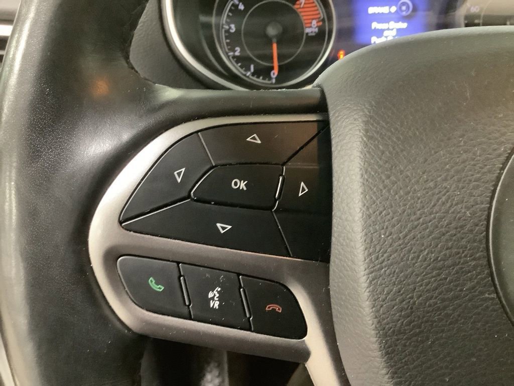 Used 2021 Jeep Cherokee Limited image 13