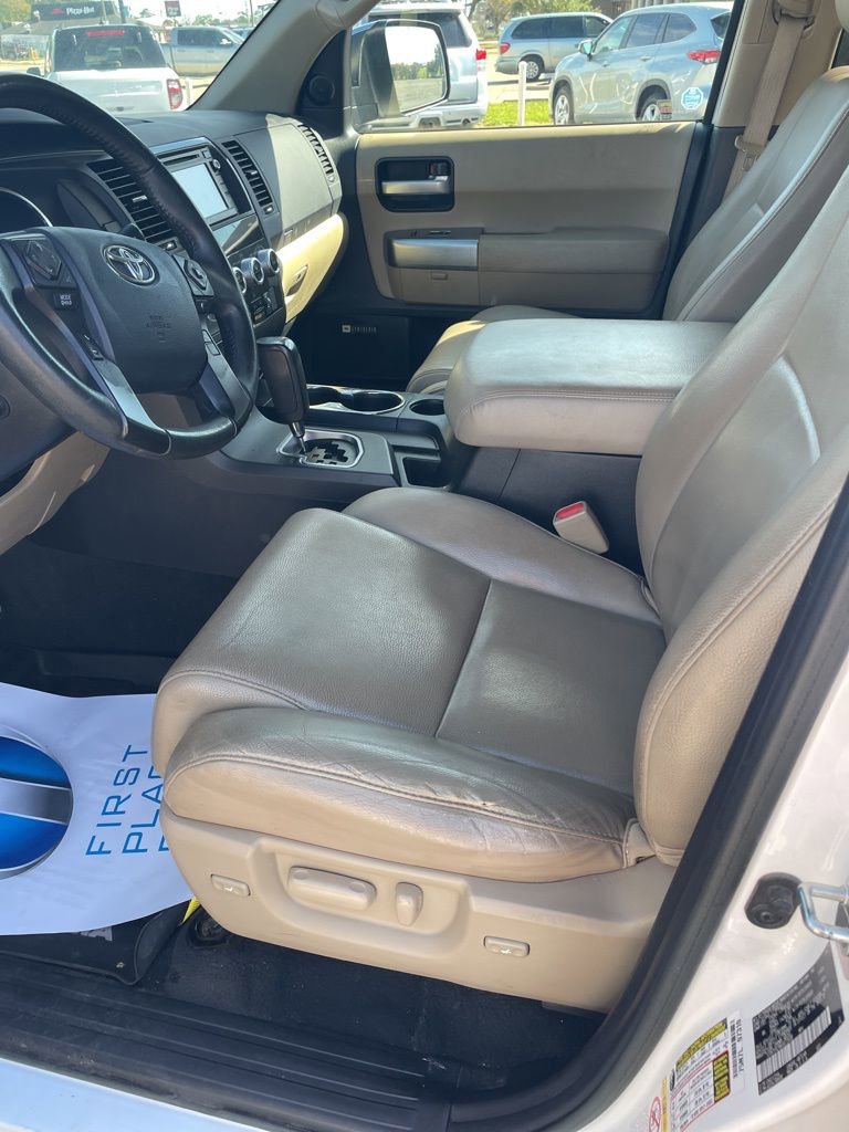 Used 2019 Toyota Sequoia Limited w/ Safety & Convenience Package image 9