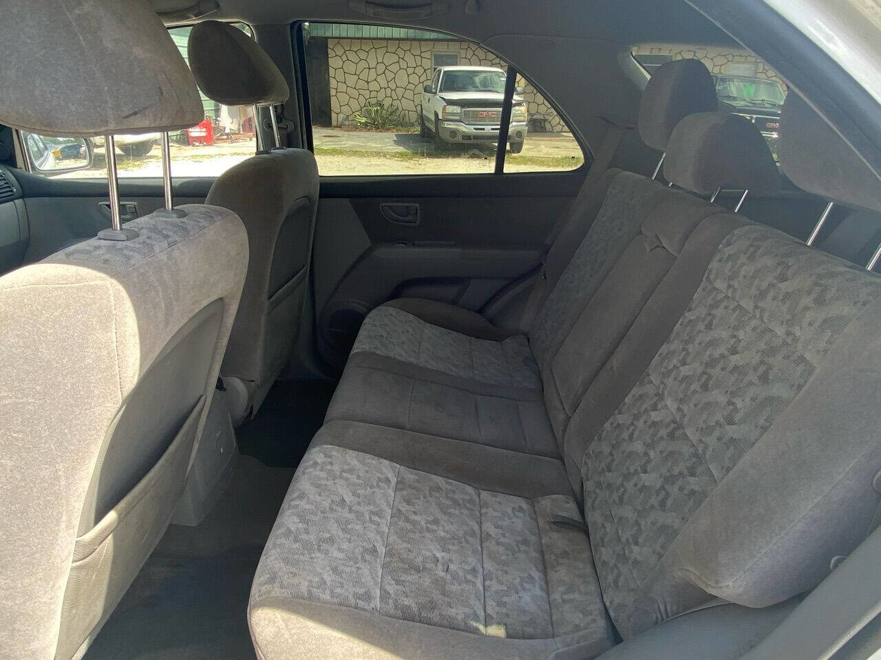 Used 2008 Kia Sorento 2WD image 11