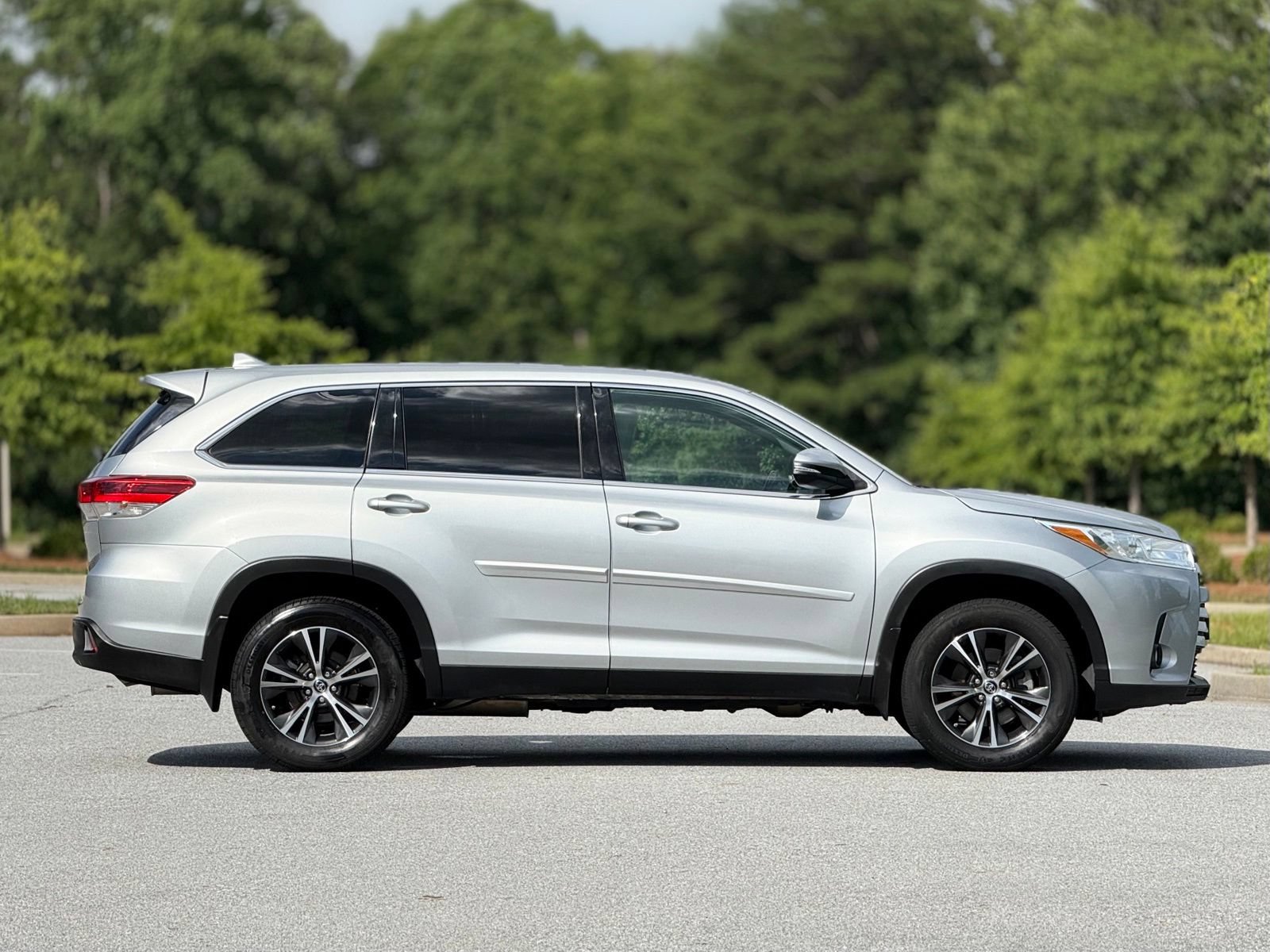 Used 2019 Toyota Highlander Plus w/ Protection Package #3 AWD/4WD image 12