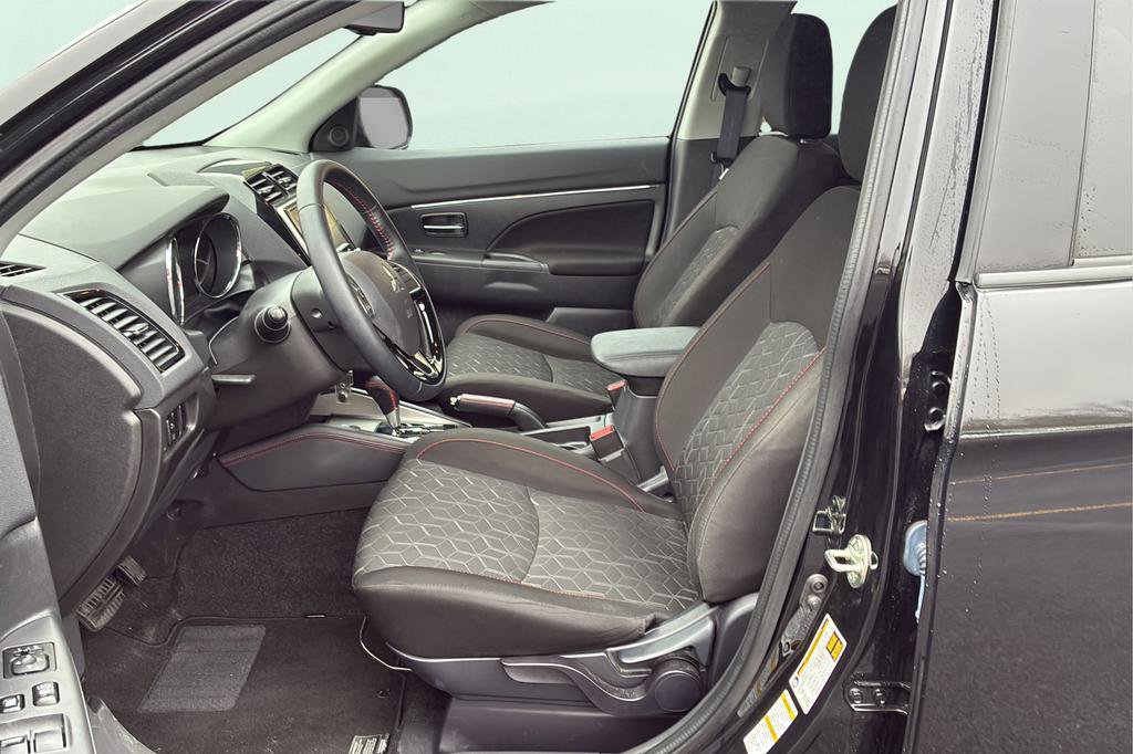 Used 2023 Mitsubishi Outlander Sport LE AWD/4WD image 12