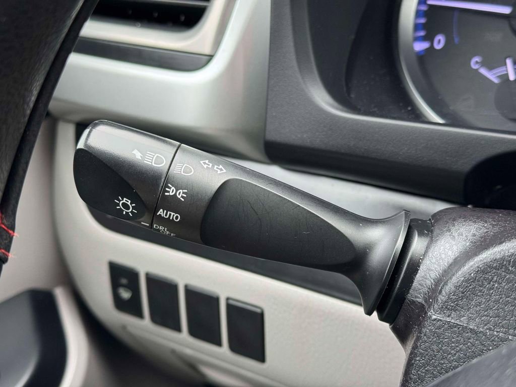 Used 2019 Toyota Highlander LE image 20