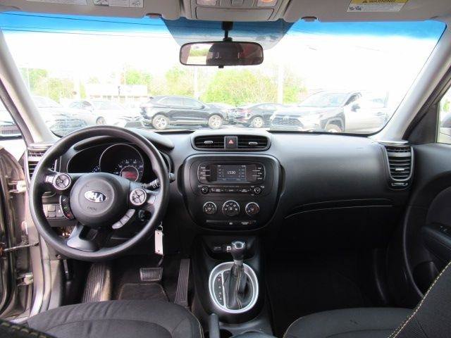 Used 2016 Kia Soul + FWD image 14
