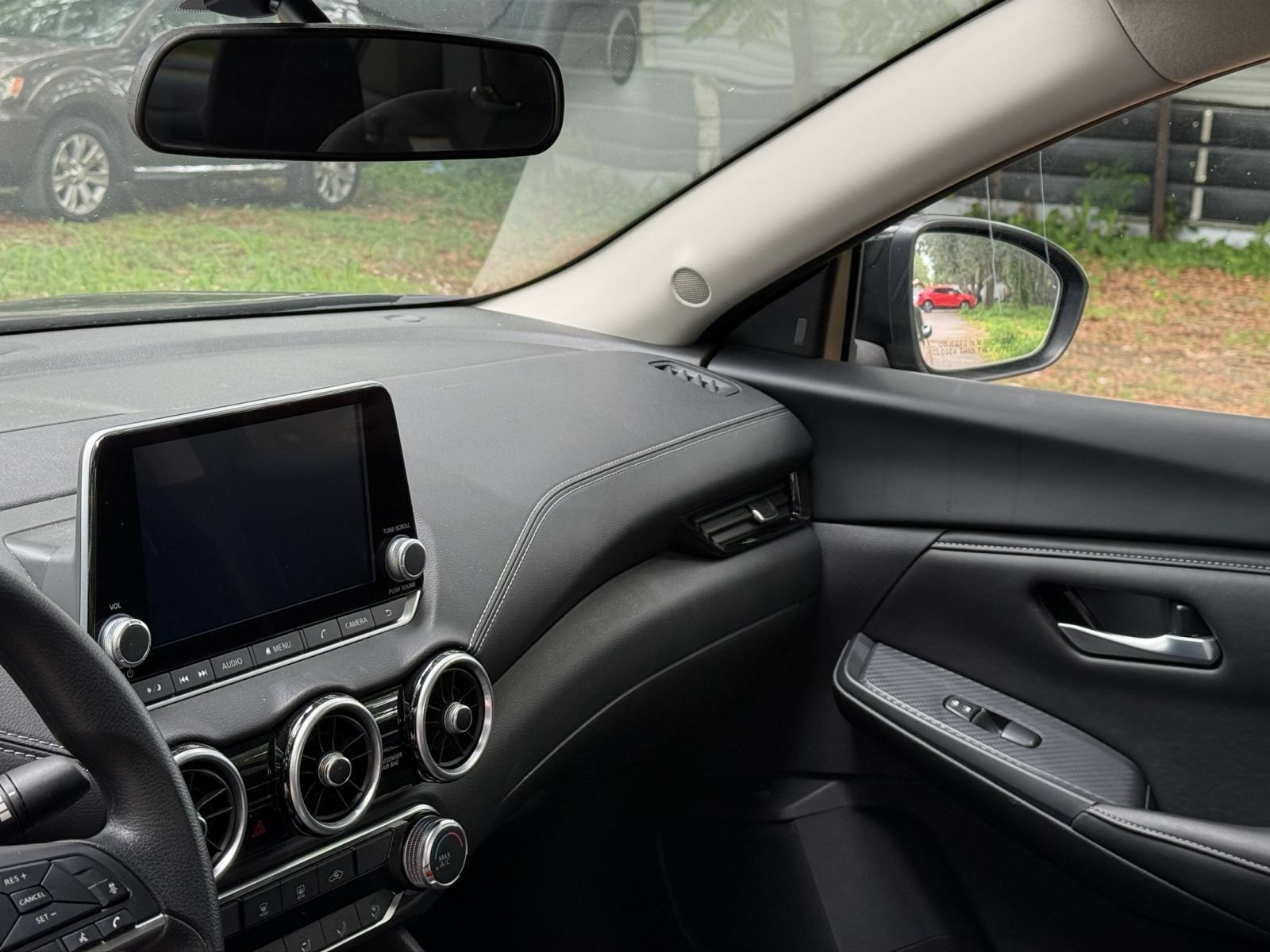 Used 2025 Nissan Sentra SV FWD image 32