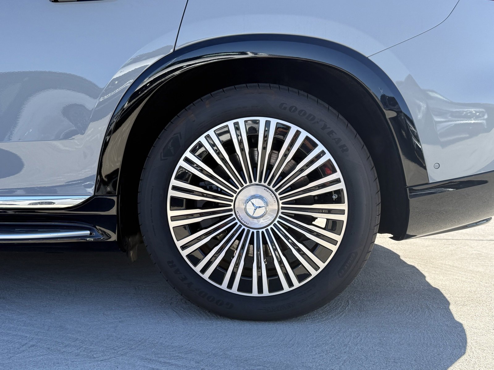 New 2025 Mercedes-Benz Maybach EQS 680 4MATIC image 14