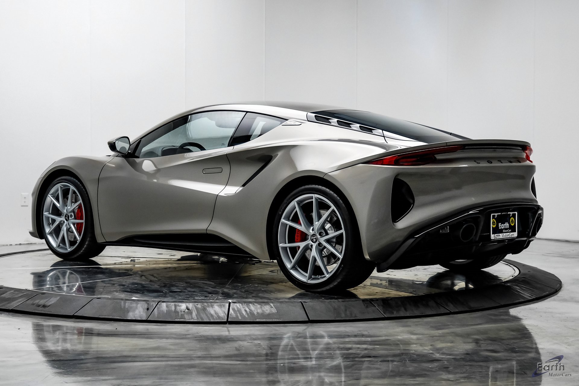 New 2026 Lotus Emira SE image 9