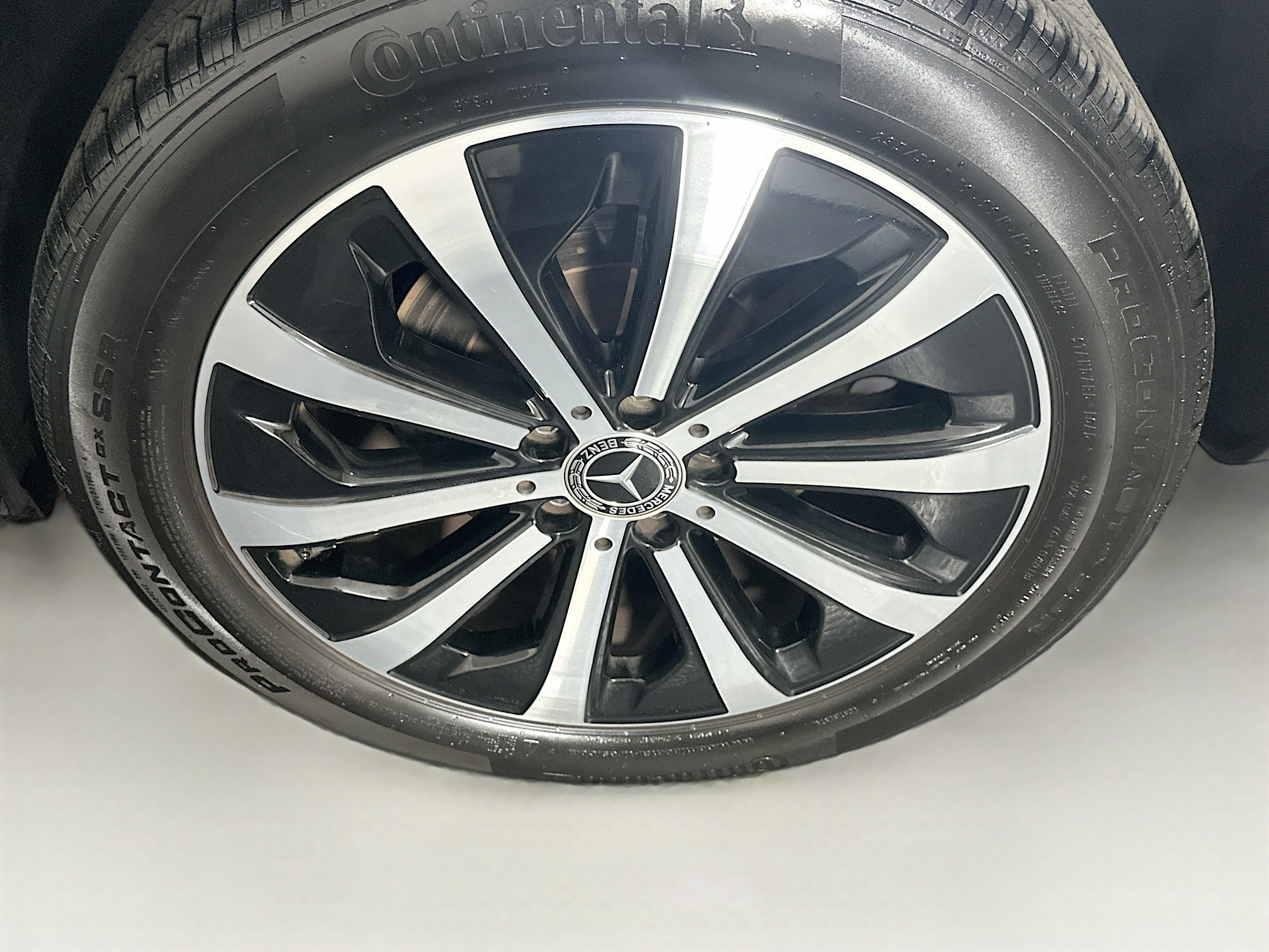 Used 2023 Mercedes-Benz GLB 250 4MATIC image 11