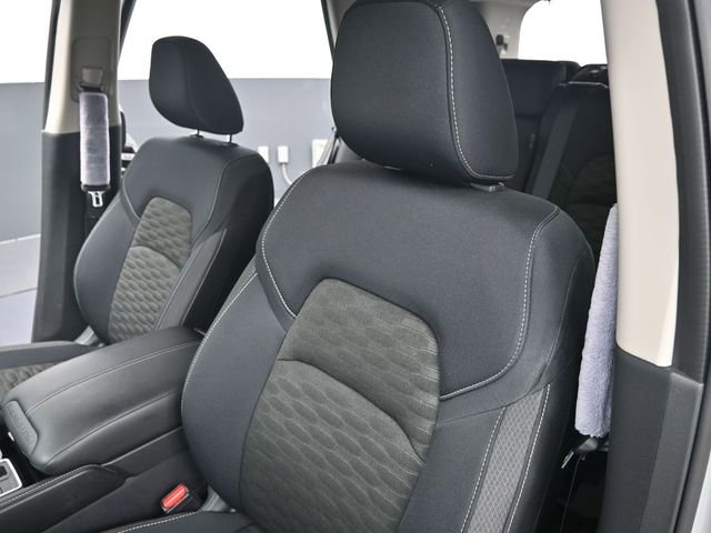 Used 2024 Nissan Pathfinder SV image 12