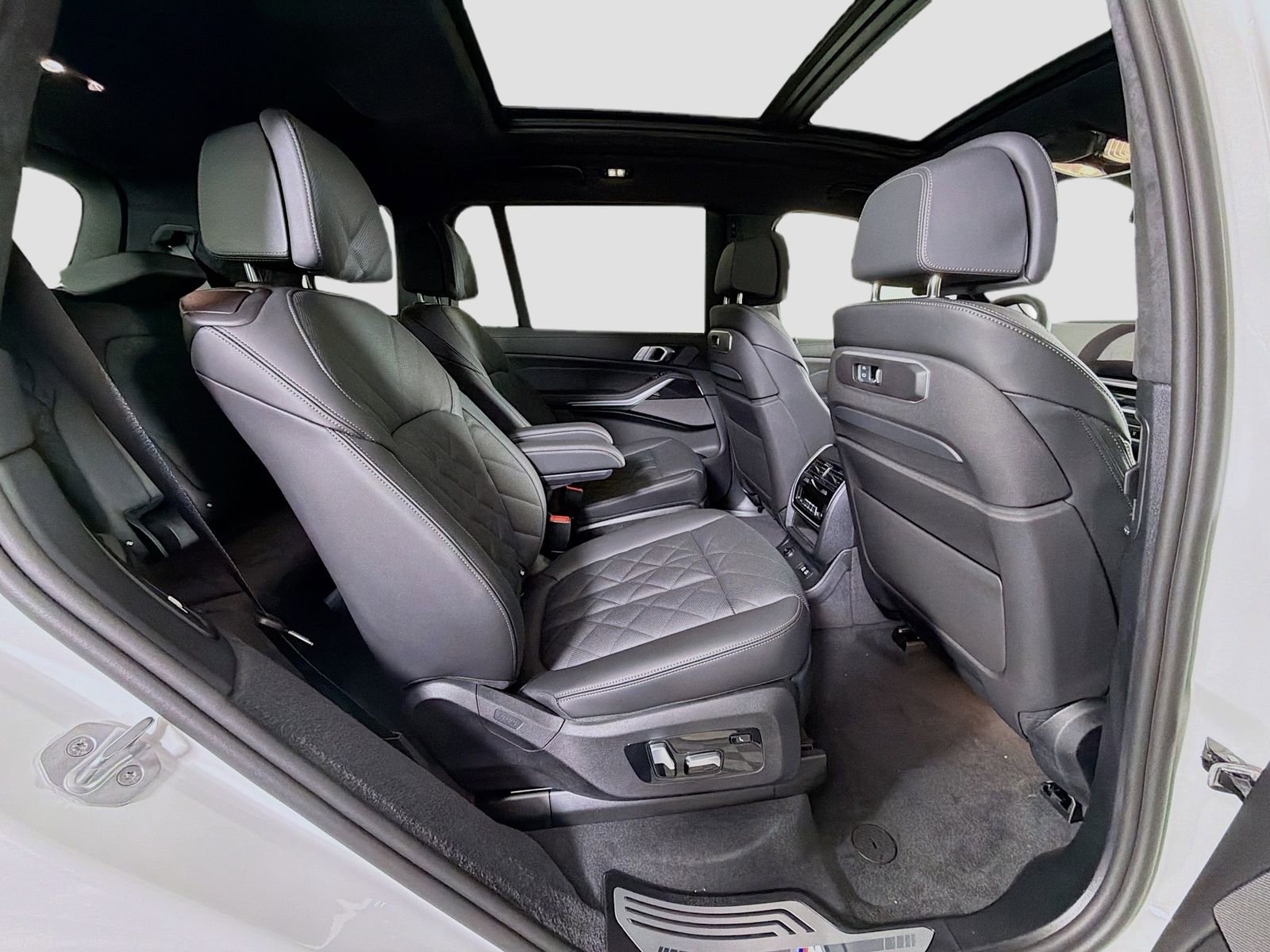 New 2026 BMW X7 xDrive40i w/ Executive Package AWD/4WD image 31