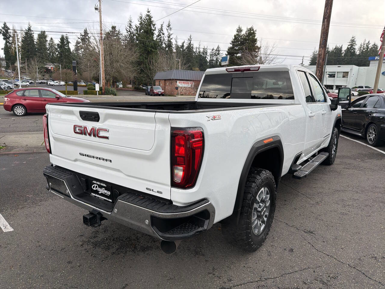 Used 2024 GMC Sierra 2500 SLE w/ SLE Value Package; image 9