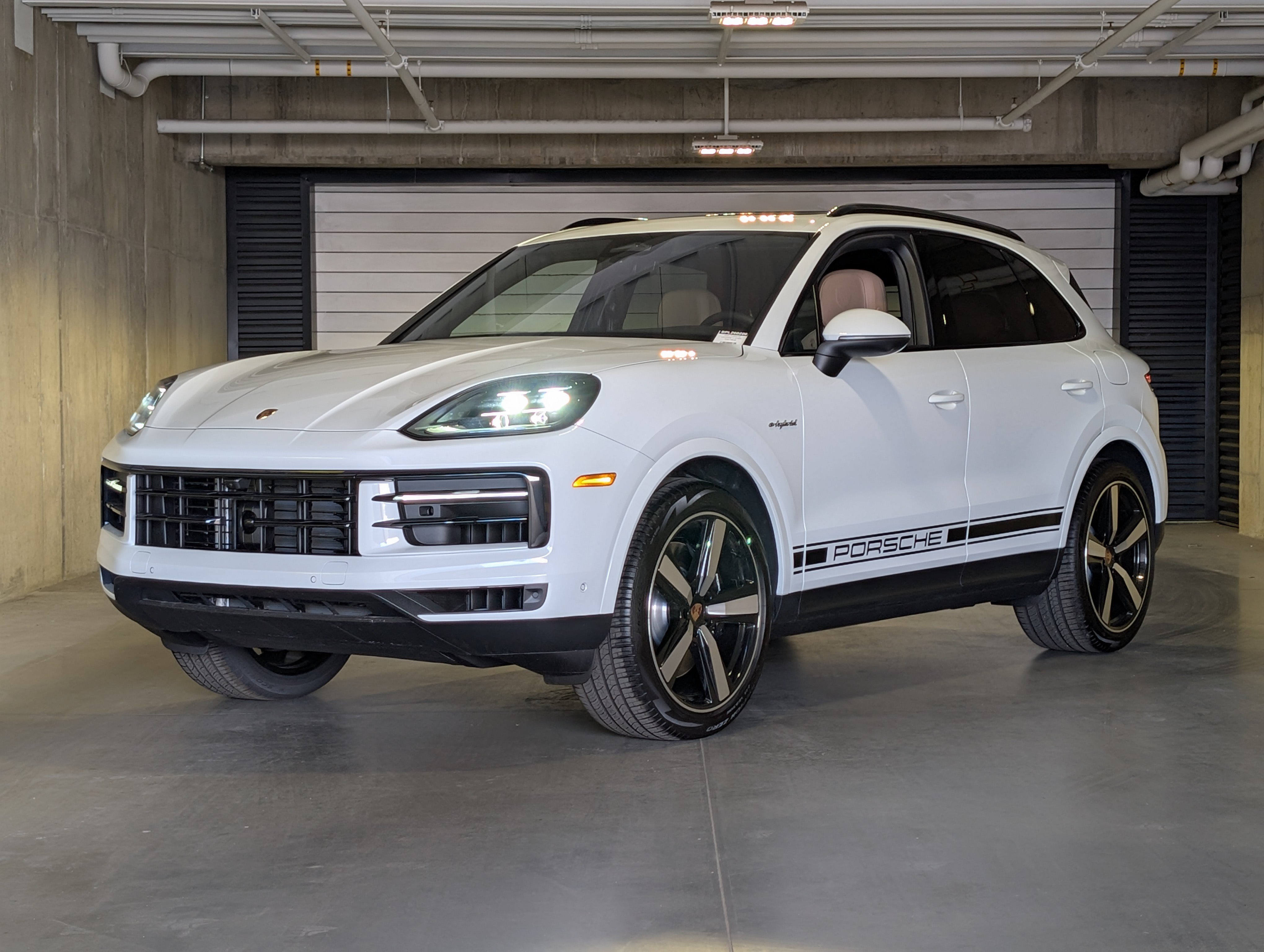 New 2026 Porsche Cayenne E-Hybrid AWD/4WD image 1