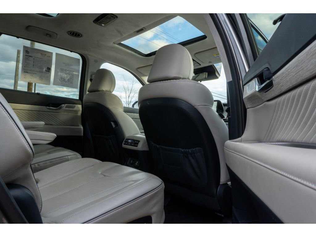 Used 2024 Hyundai Palisade Calligraphy image 18