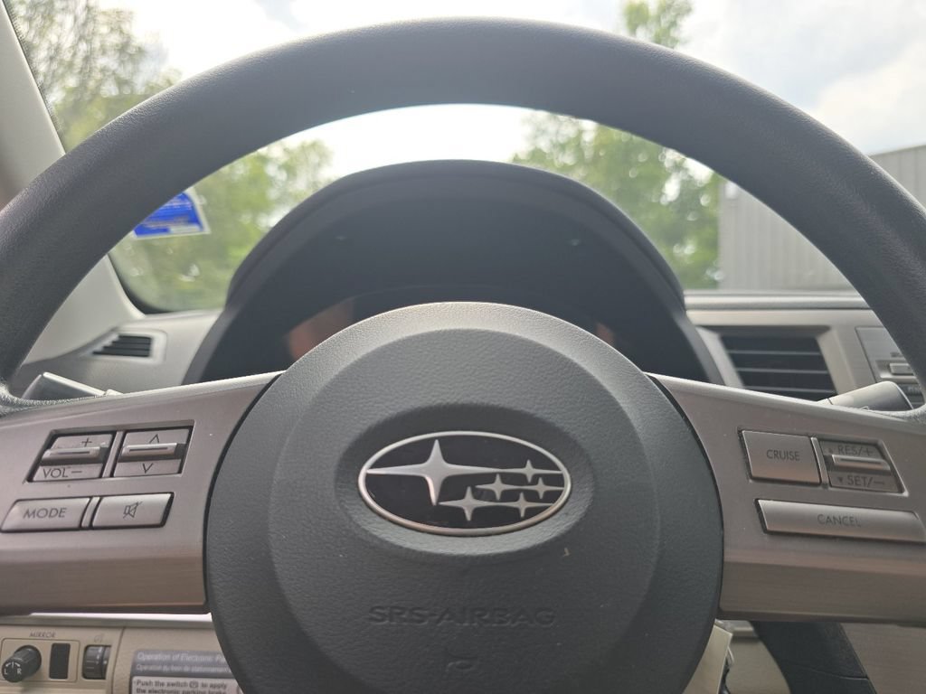 Used 2011 Subaru Outback 2.5i AWD/4WD image 22