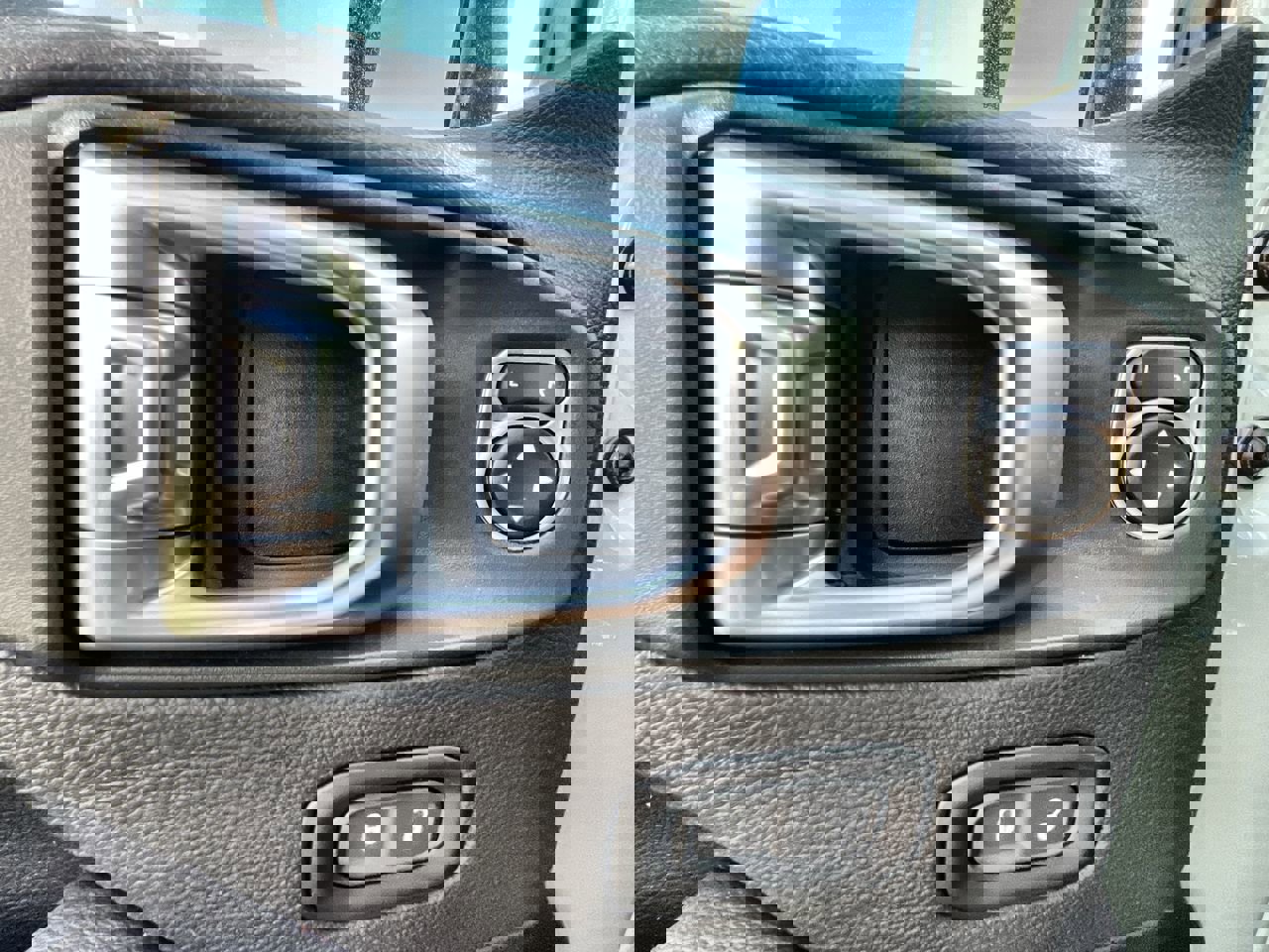 Used 2023 Jeep Wrangler Unlimited Rubicon w/ Cold Weather Group image 23