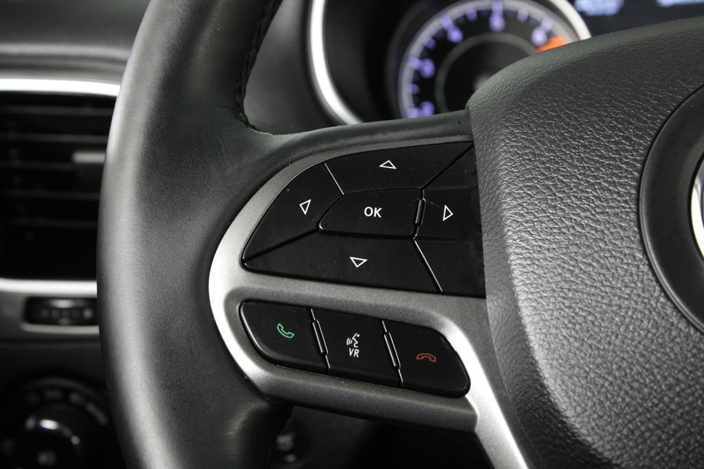 Used 2019 Jeep Cherokee Limited image 27