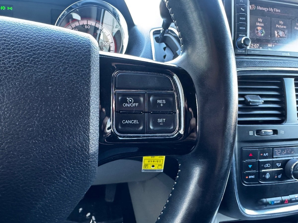 Used 2020 Dodge Grand Caravan SXT w/ Driver Convenience Group image 26