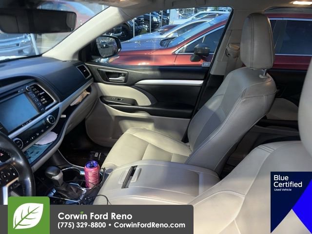 Used 2018 Toyota Highlander XLE w/ Protection Package #3 AWD/4WD image 12