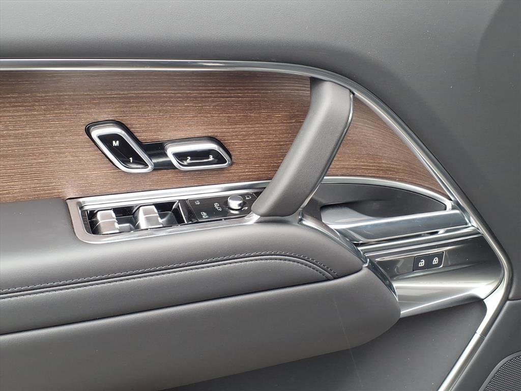 New 2026 Land Rover Range Rover SE image 10