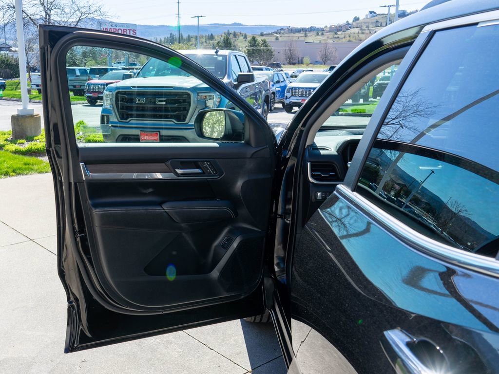 Used 2026 GMC Terrain Denali AWD/4WD image 17