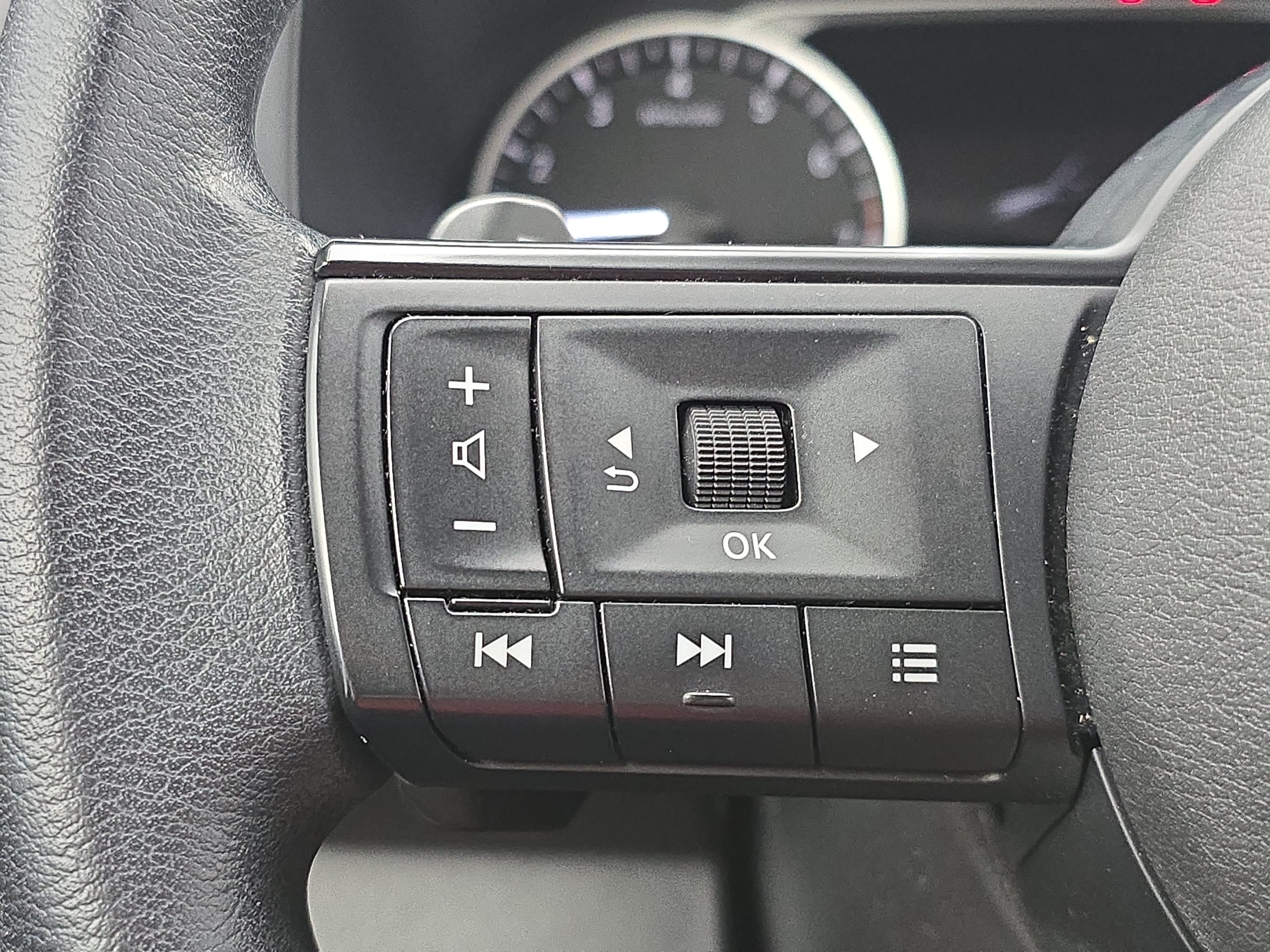 Certified 2024 Nissan Pathfinder S AWD/4WD image 17