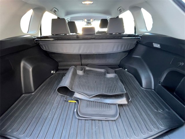 Used 2021 Toyota RAV4 XLE image 19