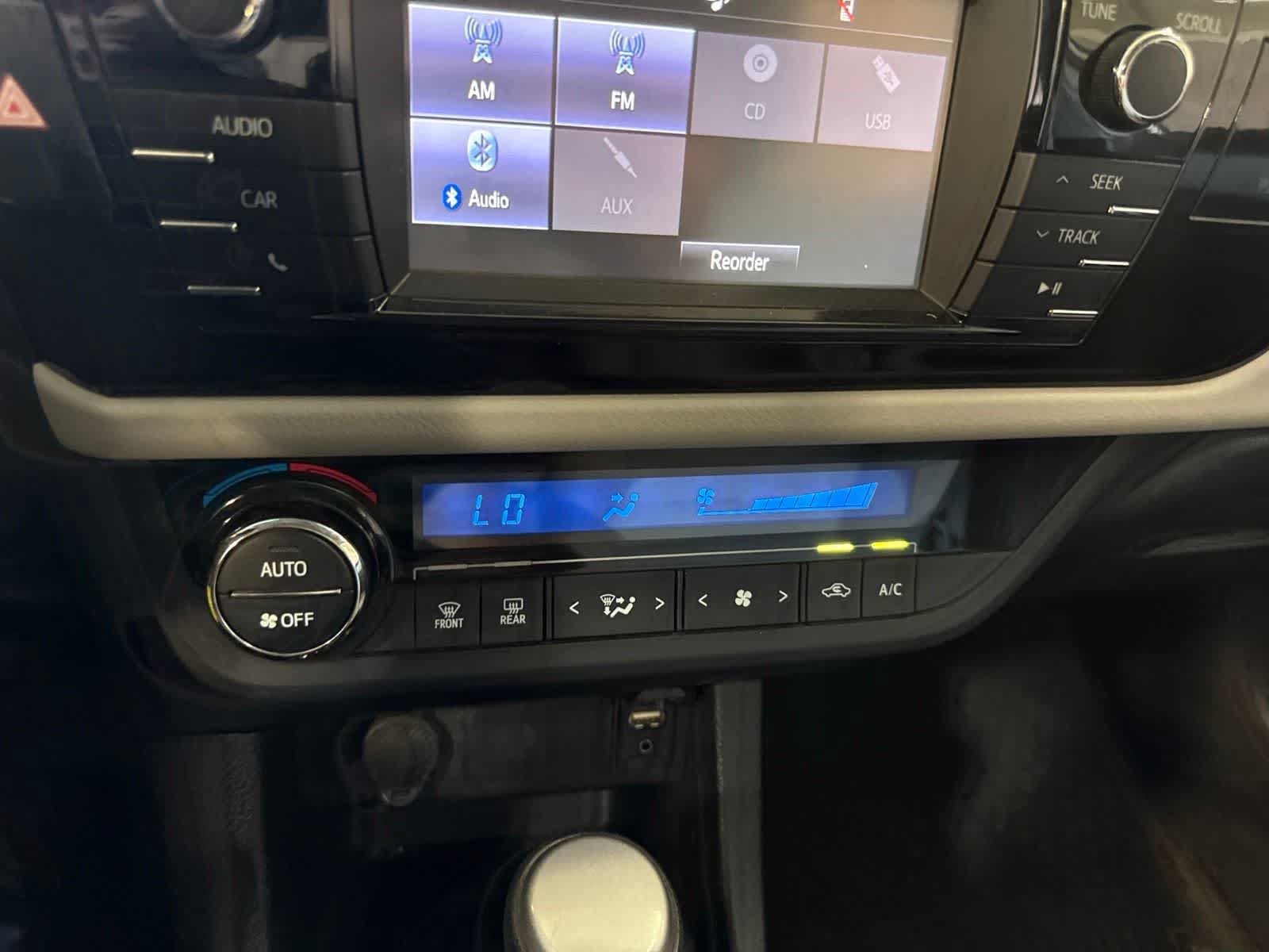 Used 2016 Toyota Corolla LE FWD image 27