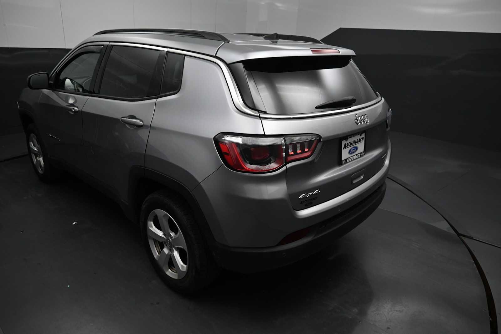 Used 2018 Jeep Compass Latitude w/ Popular Equipment Group AWD/4WD image 15