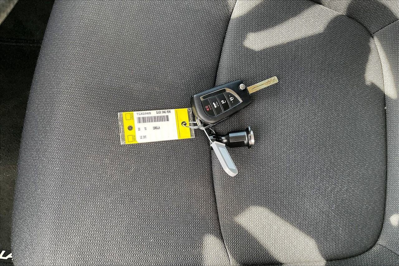 Used 2020 Toyota Corolla LE image 29