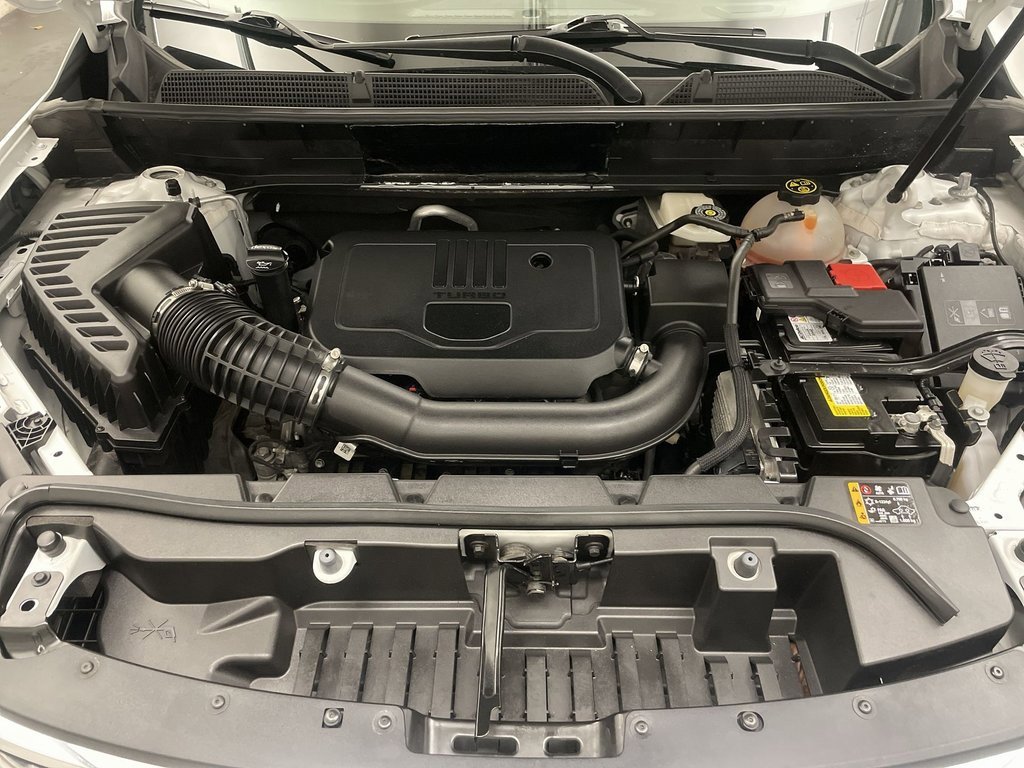 Used 2023 GMC Acadia SLE image 24