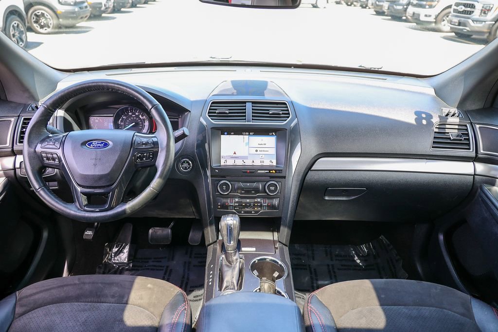 Used 2018 Ford Explorer XLT w/ Equipment Group 202A AWD/4WD image 6