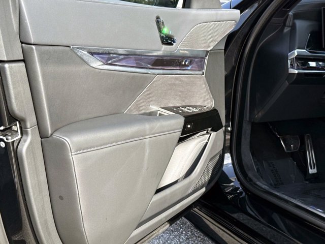 Used 2026 BMW 740i RWD image 16