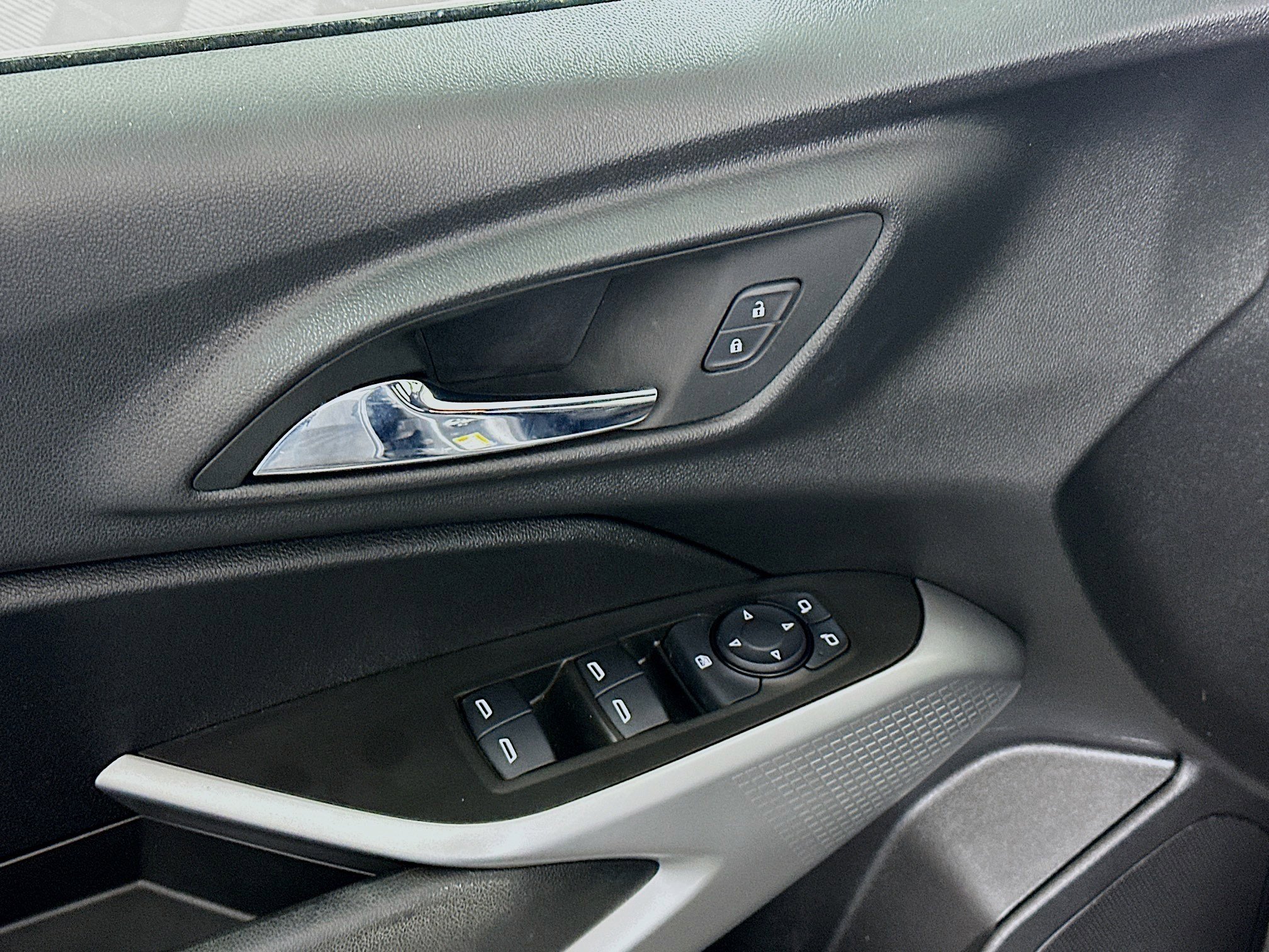 Used 2024 Chevrolet Trax LS w/ Driver Confidence Package image 15