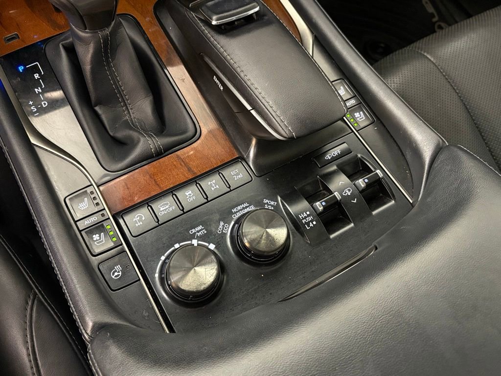 Used 2021 Lexus LX 570 4WD w/ Luxury Package image 30